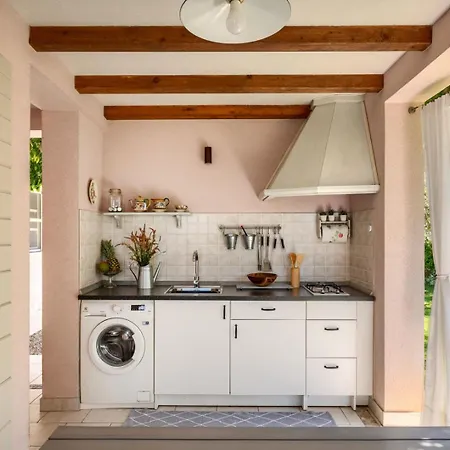 Beautiful Gf25 With Pool In Višnjan