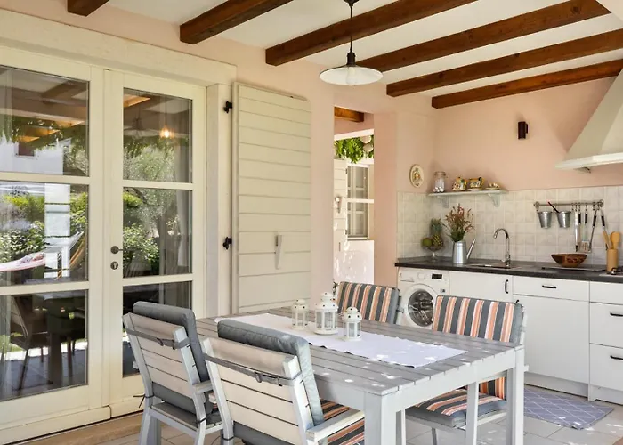 Beautiful Gf25 With Pool In * Вишнян