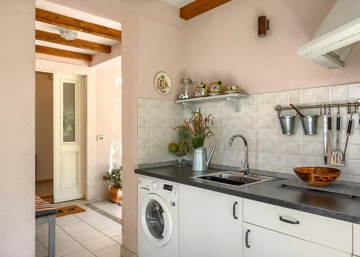 Villa Beautiful Gf25 With Pool In Visnjan